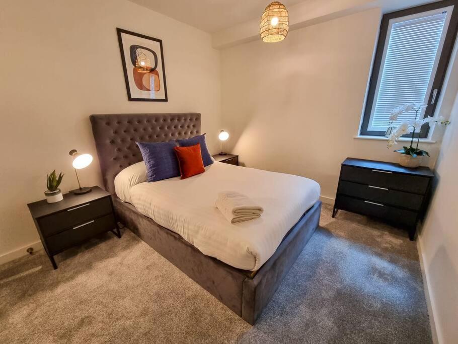 Luxury City Centre Townhouse With Parking Манчестер Экстерьер фото